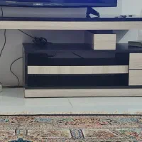 میز تلویزیون در حد نو
