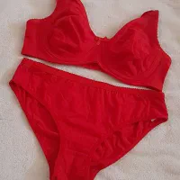 لباس زیر فقط فقط ۱۰۰ تا ۴۰۰