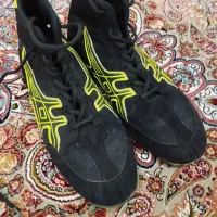 لباس و کفش کشتی