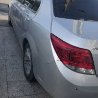 دنا ۱۳۹۵ نقره‌ای دنده‌ای بی‌رنگ