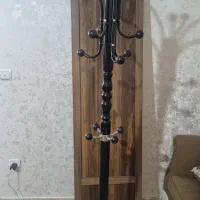 رخت آویز فلزی با پایه سنگ