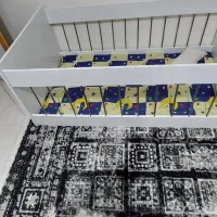 تخت کنار مادر