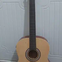 گیتار  یاماها  در حد نو ۱۲ میلیون