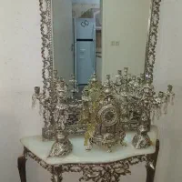 آینه شمعدان ساعت و میز جنس برنز سالم و نو