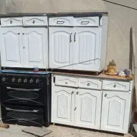 ۳تیکه کابینت ویک عددگاز