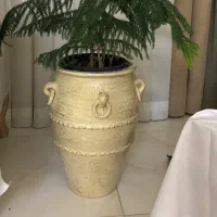 گلدان کوزه ای کرم طلایی