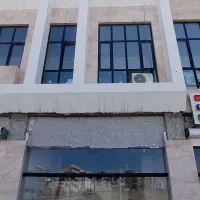 فروش تجاری با پاخور، داخل پاساژ تک در منطقه