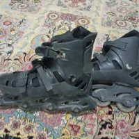یک جفت کفش اسکیت سایز 40