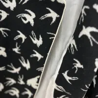 پالتو|لباس|قم, هفت تیر|دیوار