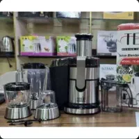 آبمیوه‌ گیری‌ چهار‌کاره