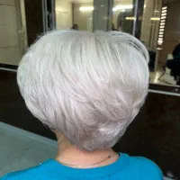 میز ناخن،تخت اصلاح وکاشت مژه .صندلی رنگ وکوتاهی