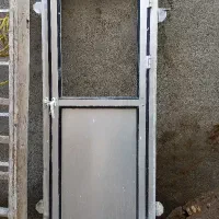 درب آلمینیومی تک لنگه سالم تمیز شیک