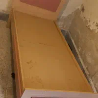 تخت نوجوان