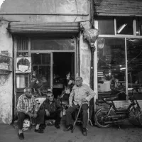 70 متر در خیابان شورا نبش خیابان استادان