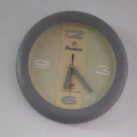 ساعت دیواری