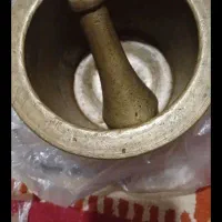 هاونگ قدیمی با دسته برنجی