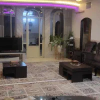 مبل کلاسیک و میز جلو مبلی دست دوم تمیز