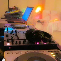 دی جی و موسیقی زنده بانو