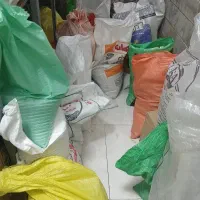 کیسه  خالی کوچک و بزرگ
