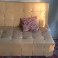 ۲ عدد مبل ۲ نفره چوبی با رویه چرمی