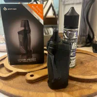 ویپ‌پاد گیک ویپ ایجیس به همراه جویس