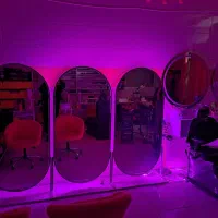 آینه قدی و گرد|آینه|شیراز, شاه قلی بیگی|دیوار