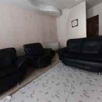 مبلمان راحتی با بدنه اصلی چوب روس و روکش چرم ترک