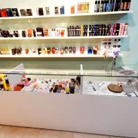 میز ویترین|فروشگاه و مغازه|رشت, استادسرا|دیوار