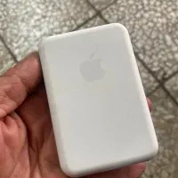 یک عدد پاوربانک مک سیف