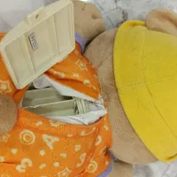 تعدادی عروسک|اسباب‌‌بازی|رشت, رشتیان|دیوار