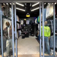 یک فروشنده آقاو ادمین و تولید محتوا نیارمندیم