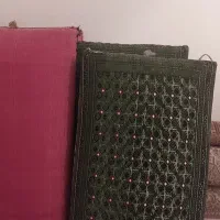 ۶ عدد پشتی ۳تا سبز ۳تا قرمز