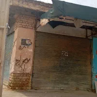 مغازه ای سر دونبش واقع در کوزگری سرخیابون اصلی