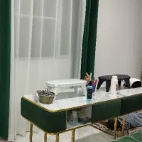 اجاره میز ناخن به حرفه ای و پر مشتری فقط یک میلیون