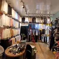 فروشنده خانم