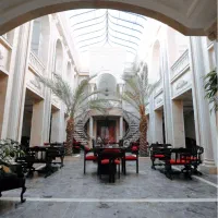 کار در رستوران با حقوق بین ۱۴ تا ۱۶