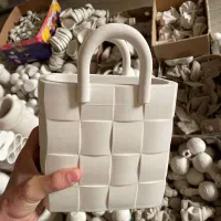 گلدان پلیستر رنگ‌شده با قیمت عمده برای دکوراسیون