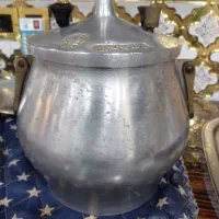 یک عددزودپز|ظروف پخت‌وپز|شوشتر, |دیوار