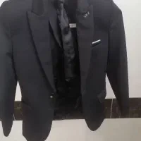 کت و شلوارت عکس کدر ولی مشکی مشکی و کفش سایز 29و34|لباس|بردسکن, |دیوار