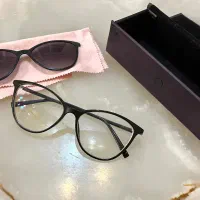 عینک طبی منفی ۴