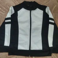 تعدادی لباس بچگانه