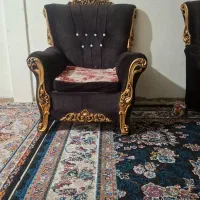 4عدد مبل 3تاش سالم اما یکیش زیرش شکسته قابل تعمیر