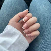 خدمات ویژه کاشت ناخن|خدمات آرایشگری و زیبایی|آبیک, |دیوار