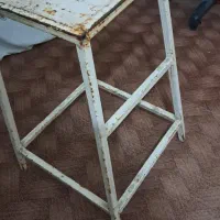 چهار پایه آهنی
