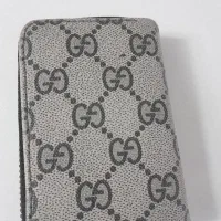 مدارک به نام خانم ریحانه مصباحی پیدا شده