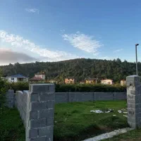 زمین-با-کاربری-مسکونی-دور-دیوار-مستقل-با-سند