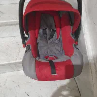 یک عدد کریر تمیز قرمز طوسی