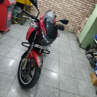 متور اپاچی 180