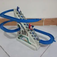 عروسک دختر پیانو اسباب بازی قدیمی|اسباببازی بچه|تهران, جیحون|دیوار