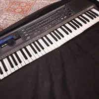 کیبورد و سه تار